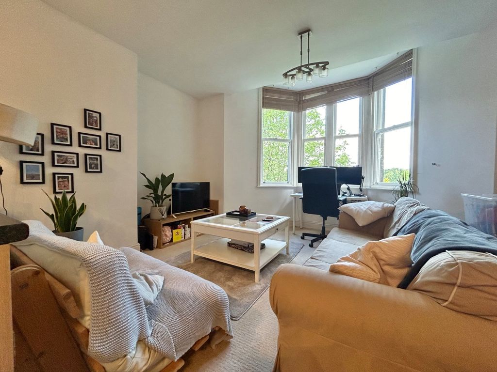 Property photo 1 of 15 Picture No. 16