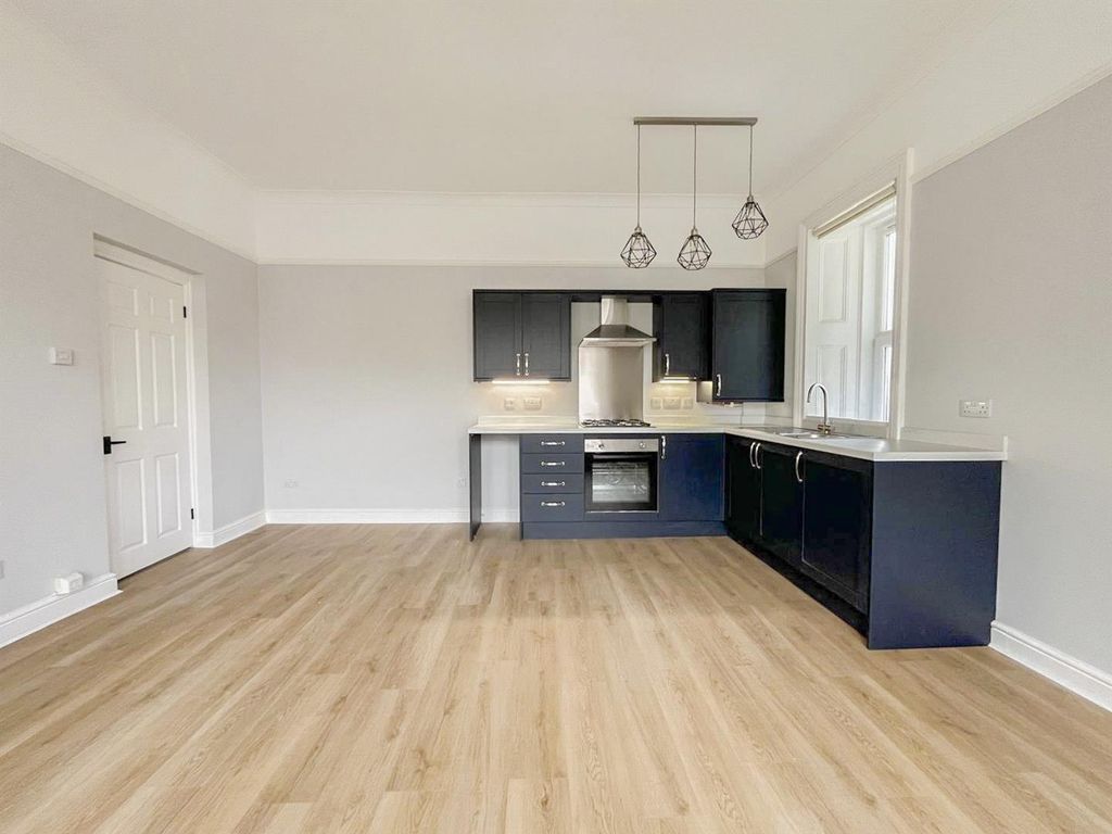 Property photo 3 of 13 7-K-Qtdbqasewjo4Gble758A.Jpg