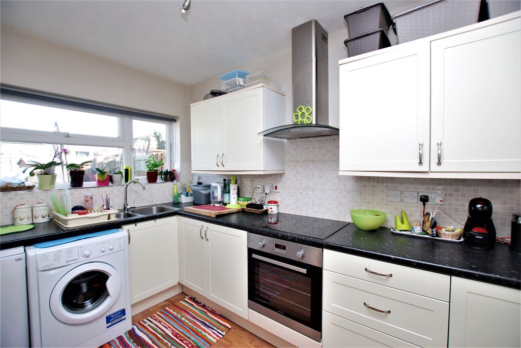 Property photo 2 of 10 Photo 03