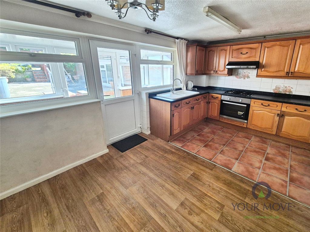 Property photo 3 of 13 Kitchen/Dining Room