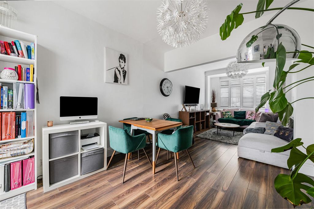 Property photo 1 of 11 10_75341.Jpg