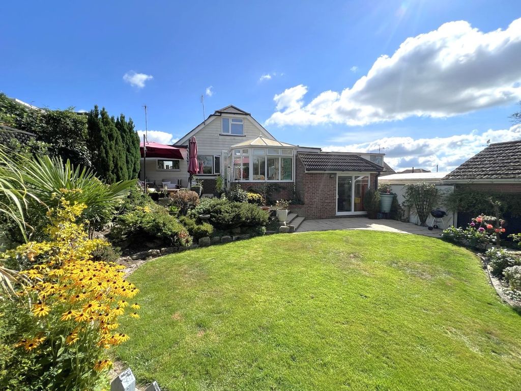 Property photo 2 of 33