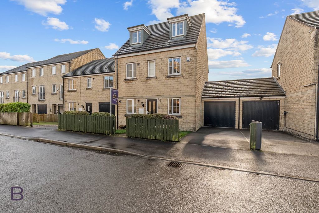 Property photo 1 of 33