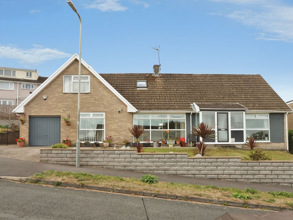 Property photo 1 of 40
