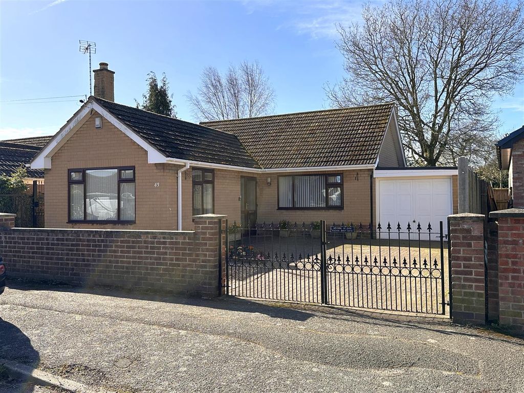 Property photo 1 of 20 Front Aspect 243