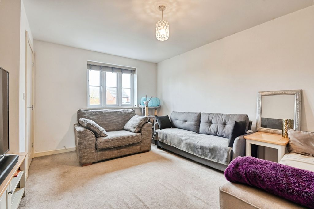 Property photo 2 of 12 Photo