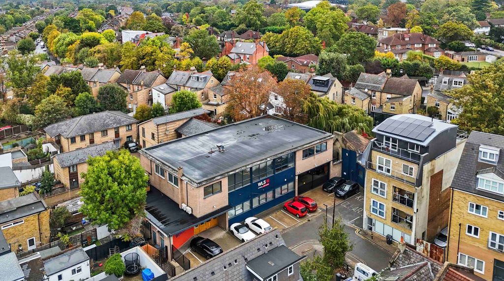 Property photo 2 of 6