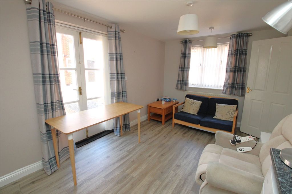 Property photo 2 of 12 Picture No. 17
