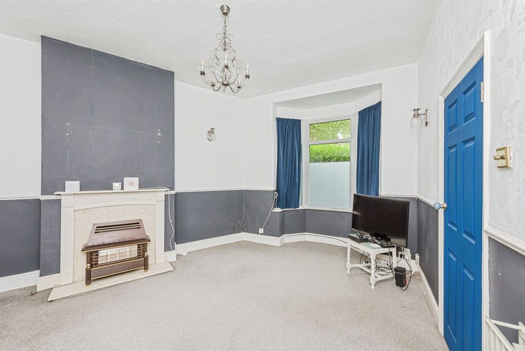 Property photo 3 of 17