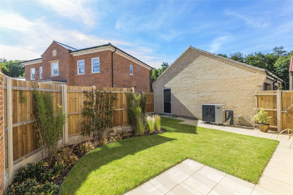 Property photo 2 of 17 Picture No. 36