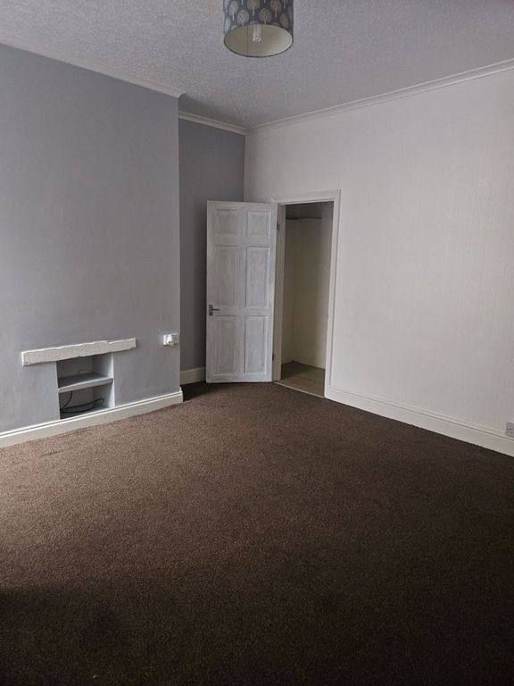 Property photo 3 of 8 Photo 8