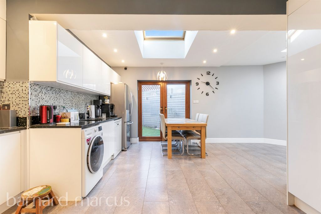 Property photo 3 of 12