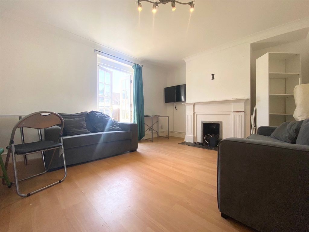 Property photo 3 of 11 Picture No. 08