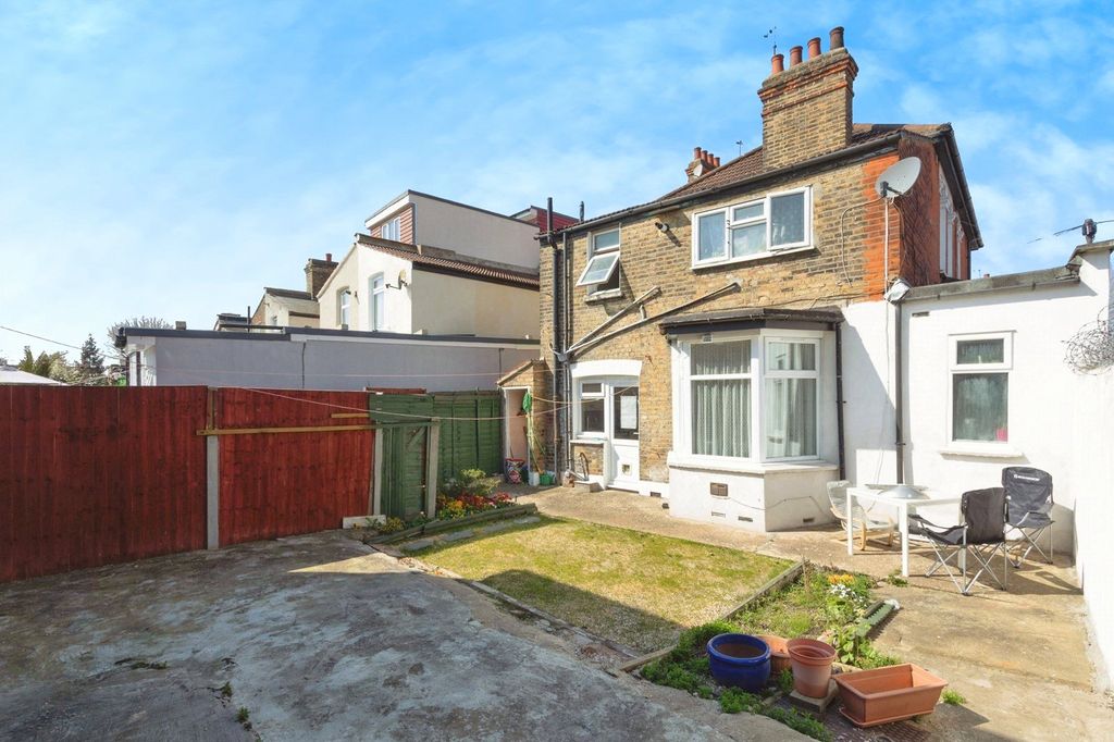 Property photo 2 of 15 Picture No. 08