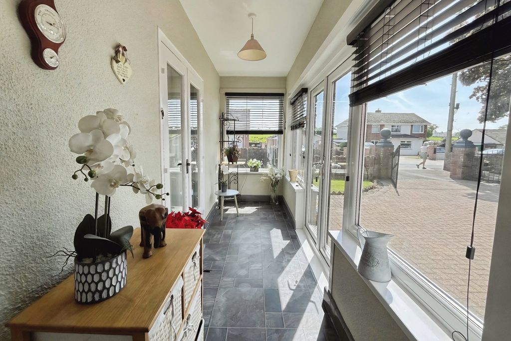 Property photo 2 of 15 Entrance Porch