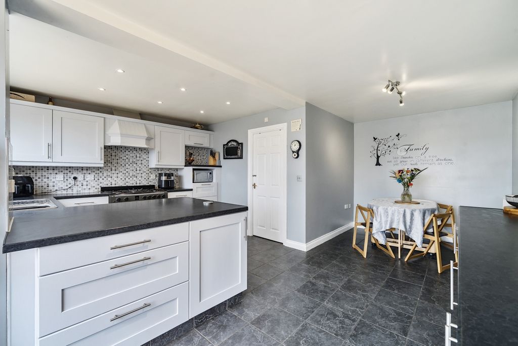 Property photo 2 of 22 1271816 (12)