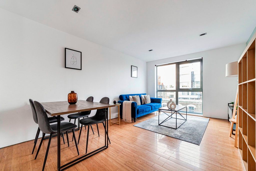 Property photo 1 of 2