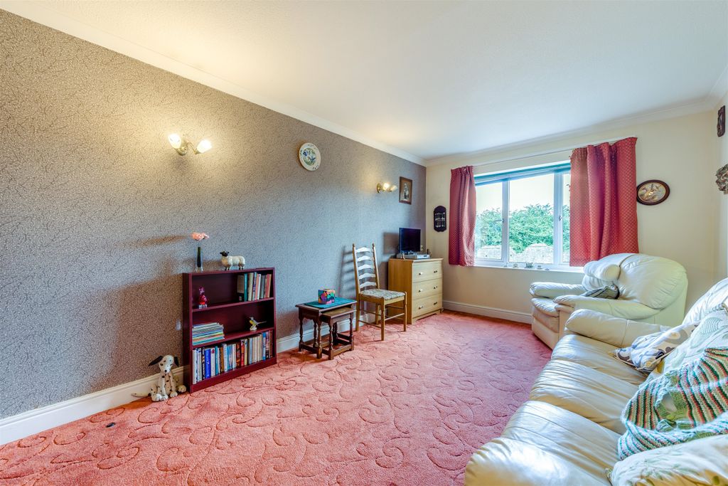 Property photo 3 of 13