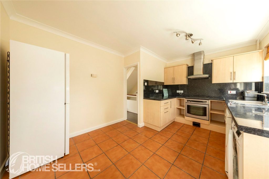 Property photo 2 of 16 Picture No. 13