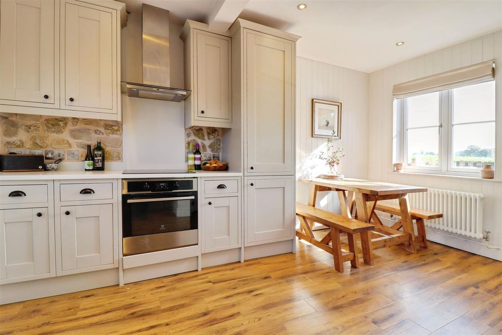 Property photo 2 of 26 F92Ca44c-Img_0763-Img_0765.Jpg