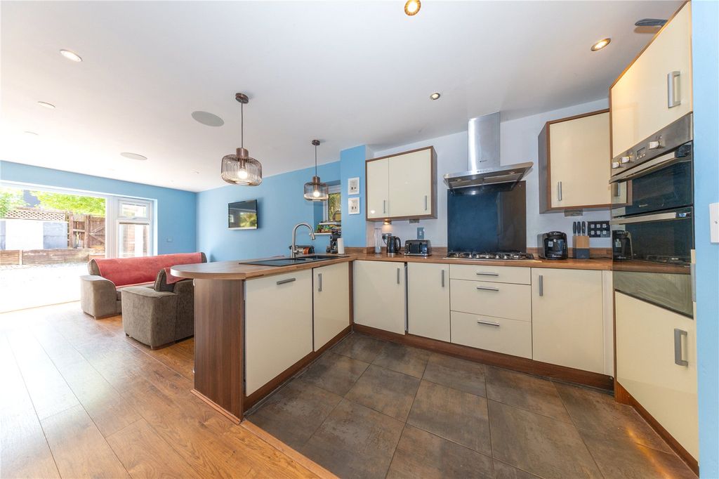 Property photo 2 of 17 Open Plan Kitchen