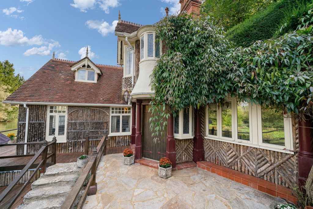 Additional image 4 of 6 bed property for saleGibraltar Lane Cookham, Maidenhead, Maidenhead SL6