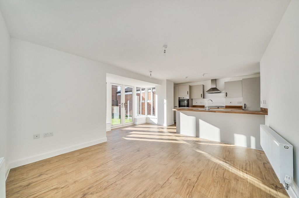 Property photo 2 of 21 Picture 2