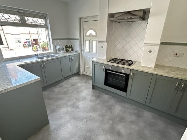 Property photo 3 of 11 Kichen