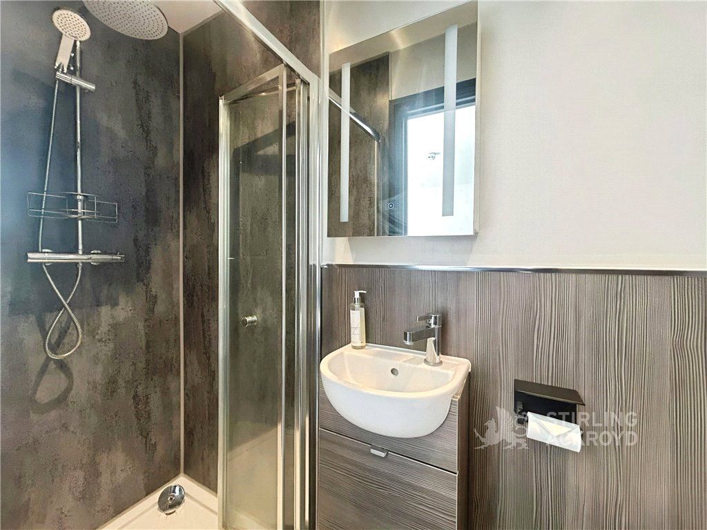 Property photo 2 of 5 Ensuite