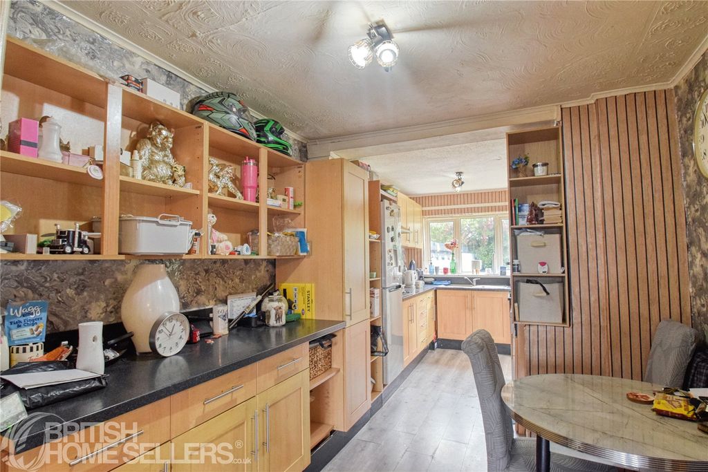 Property photo 2 of 17 Picture No. 04
