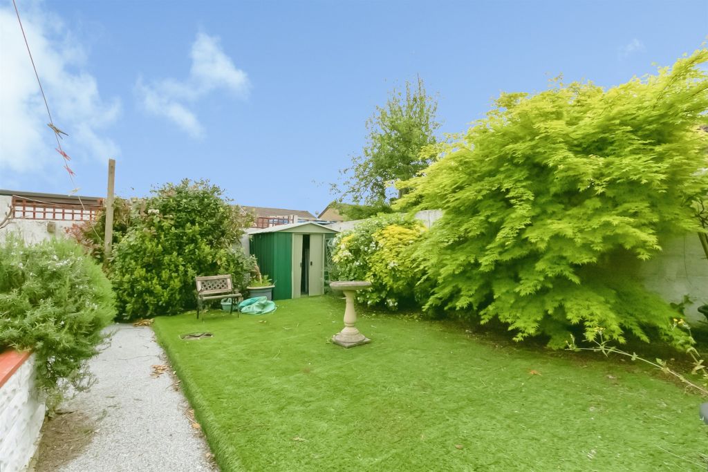 Property photo 2 of 20