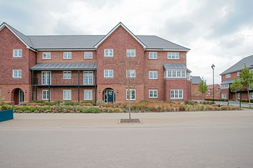 Property photo 3 of 12