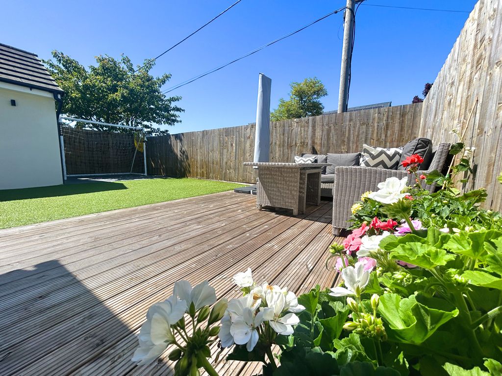 Property photo 2 of 29