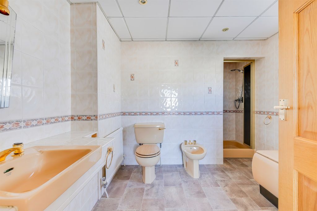 房产图片 29 - 出售独立别墅，四卧室，Holly Grove，Lisvane，卡迪夫 CF14