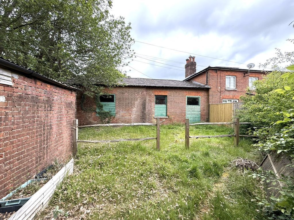Property photo 1 of 9