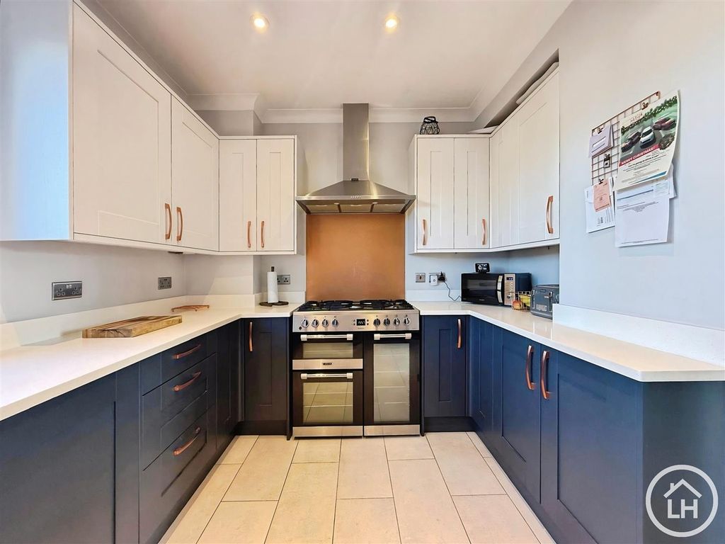 Property photo 2 of 16 Kitchen / Diner