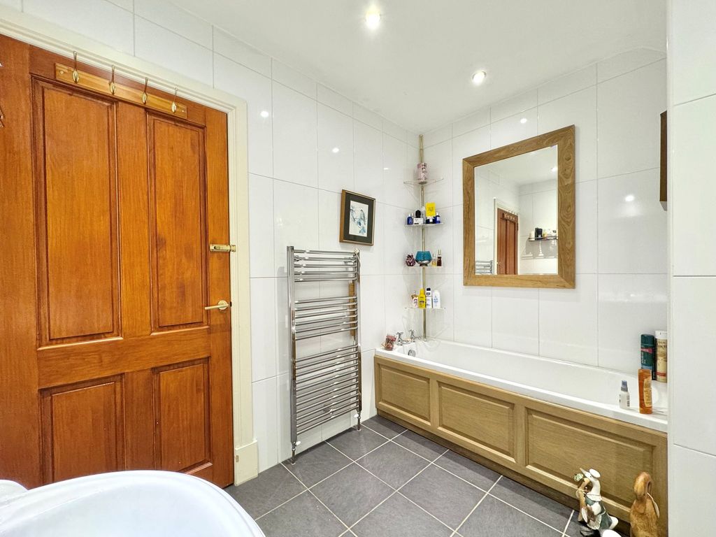 Additional image 34 of 5 bed property for saleSouthwood, Monkton KA9