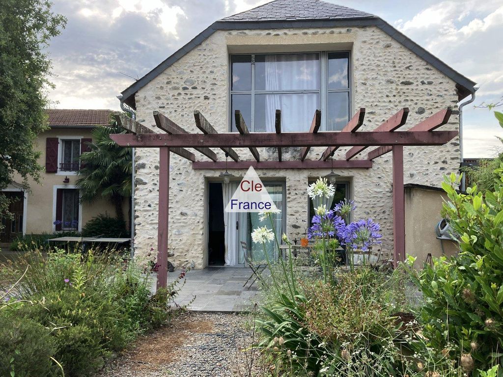 Property photo 1 of 9