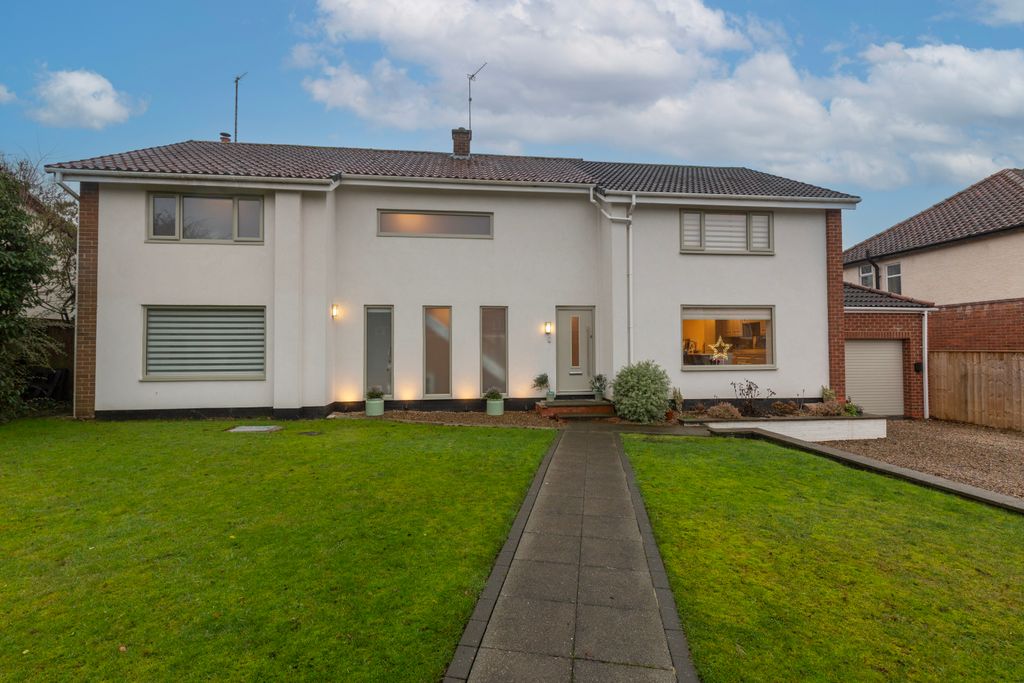 Property photo 2 of 26 Front View