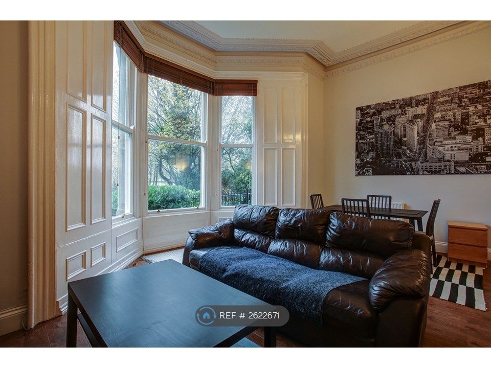 Property photo 2 of 12 Living Room