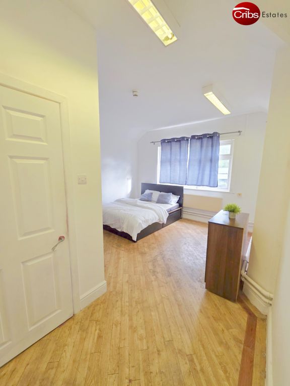 Property photo 3 of 12 Gallery