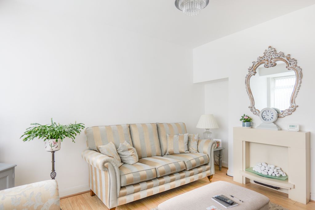 Property photo 2 of 22