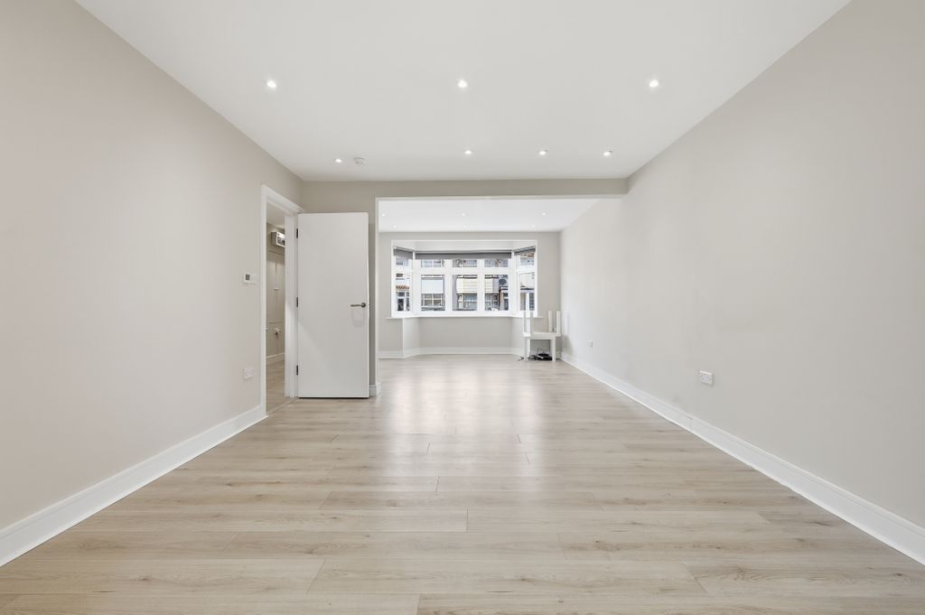 Property photo 3 of 19 Img_4898