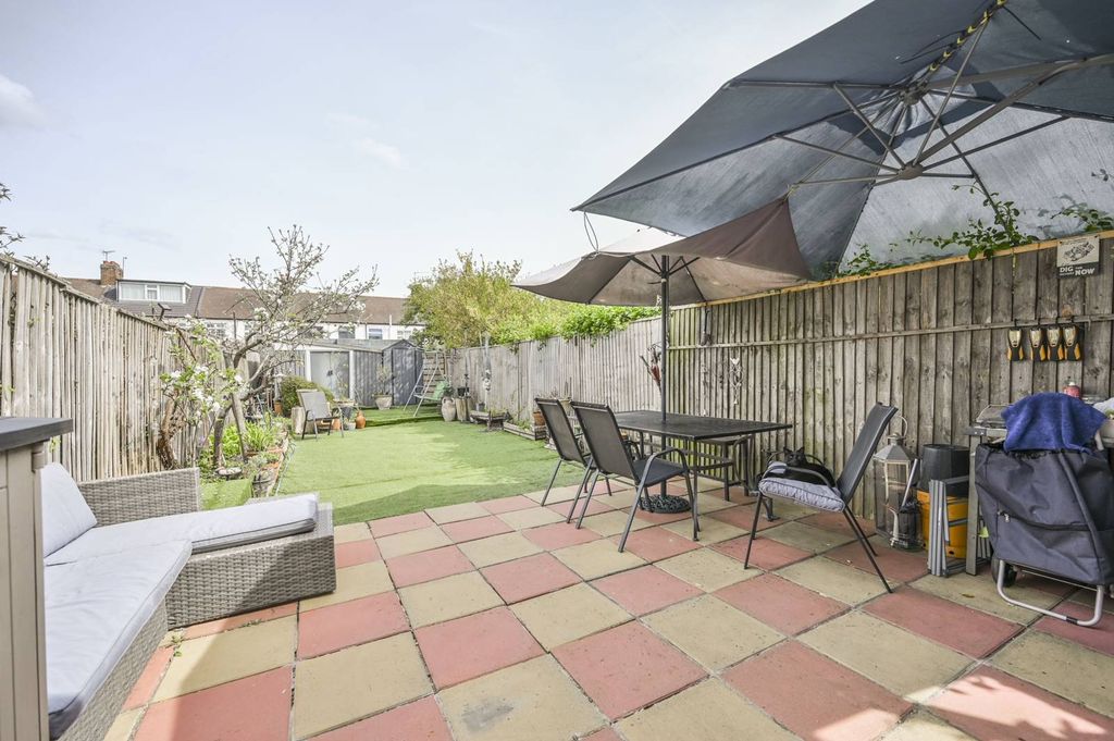 Property photo 3 of 27