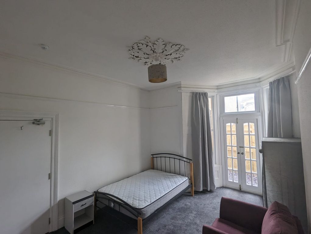 Property photo 1 of 4