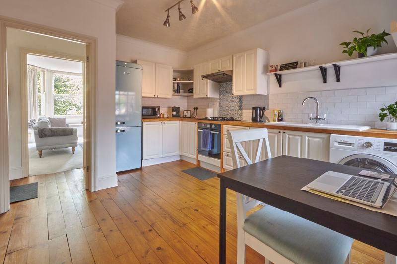 Property photo 1 of 11 Kitchen
