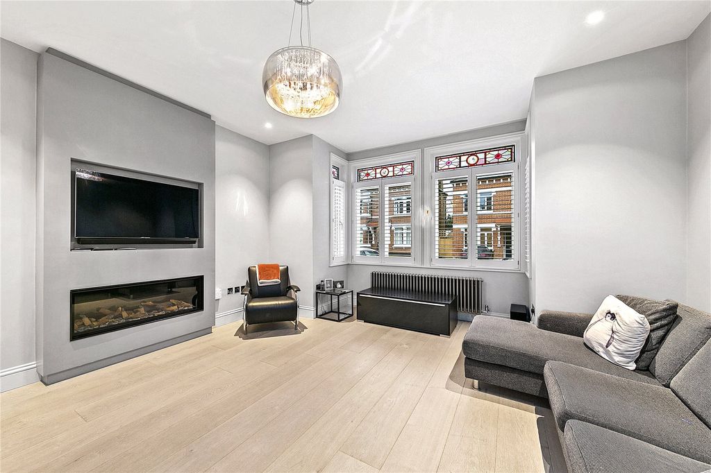 Property photo 3 of 17 Picture No. 04