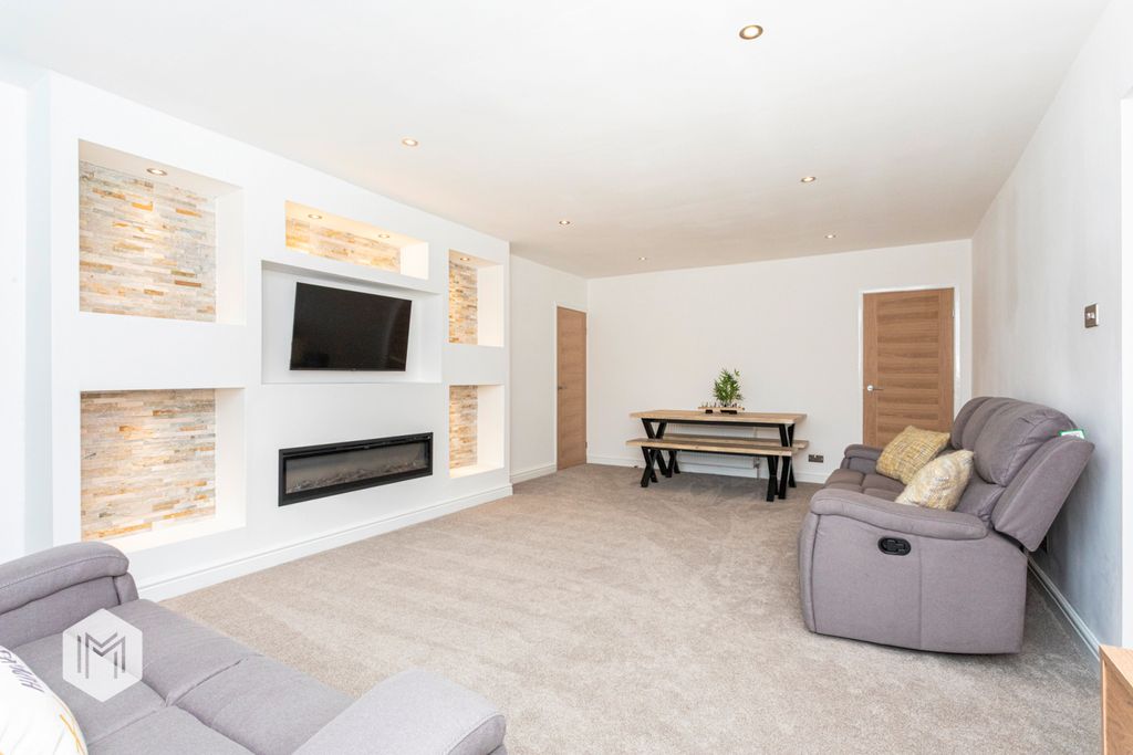 Property photo 3 of 32 Picture No. 06