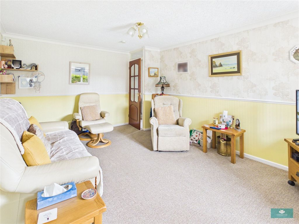 Property photo 2 of 21 Picture No. 02