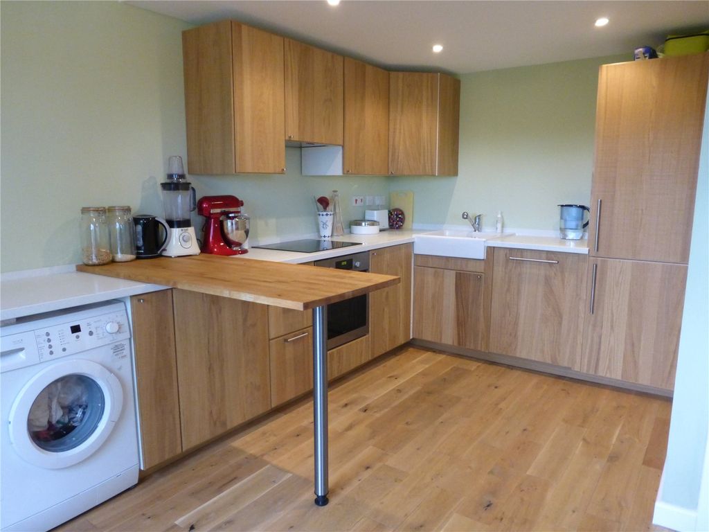 Property photo 3 of 8 Picture No. 12